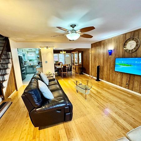 Lga Airport 3 Mins, 3 Bedroom Duplex House, Parking And Private Backyard, 9Mins Subway! New York City Exterior photo