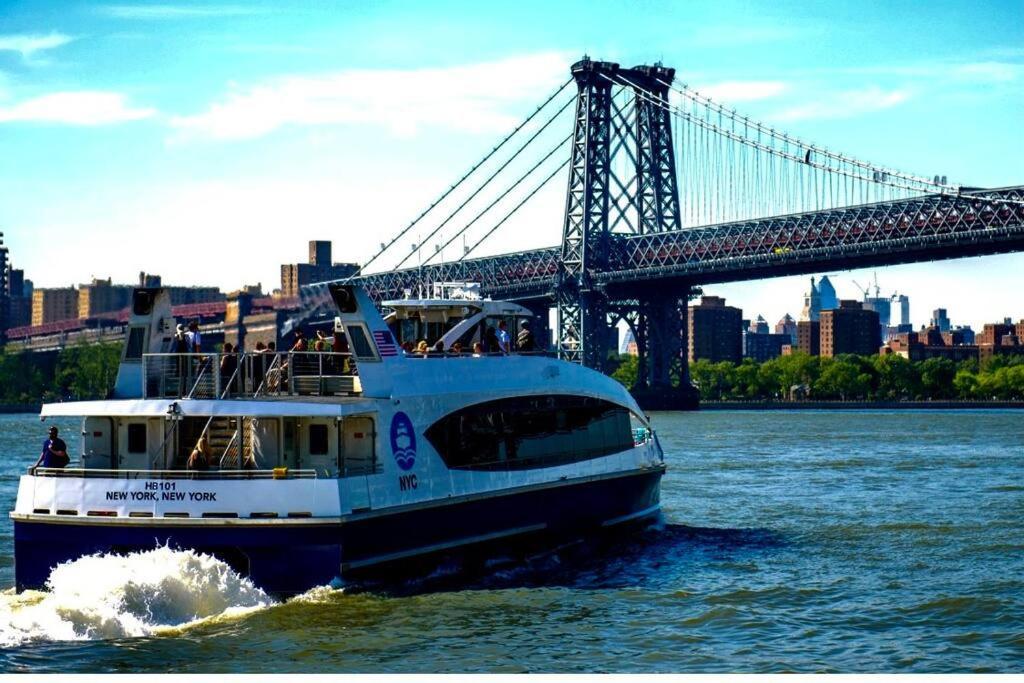 Lga Airport 3 Mins, 3 Bedroom Duplex House, Parking And Private Backyard, 9Mins Subway! New York City Exterior photo