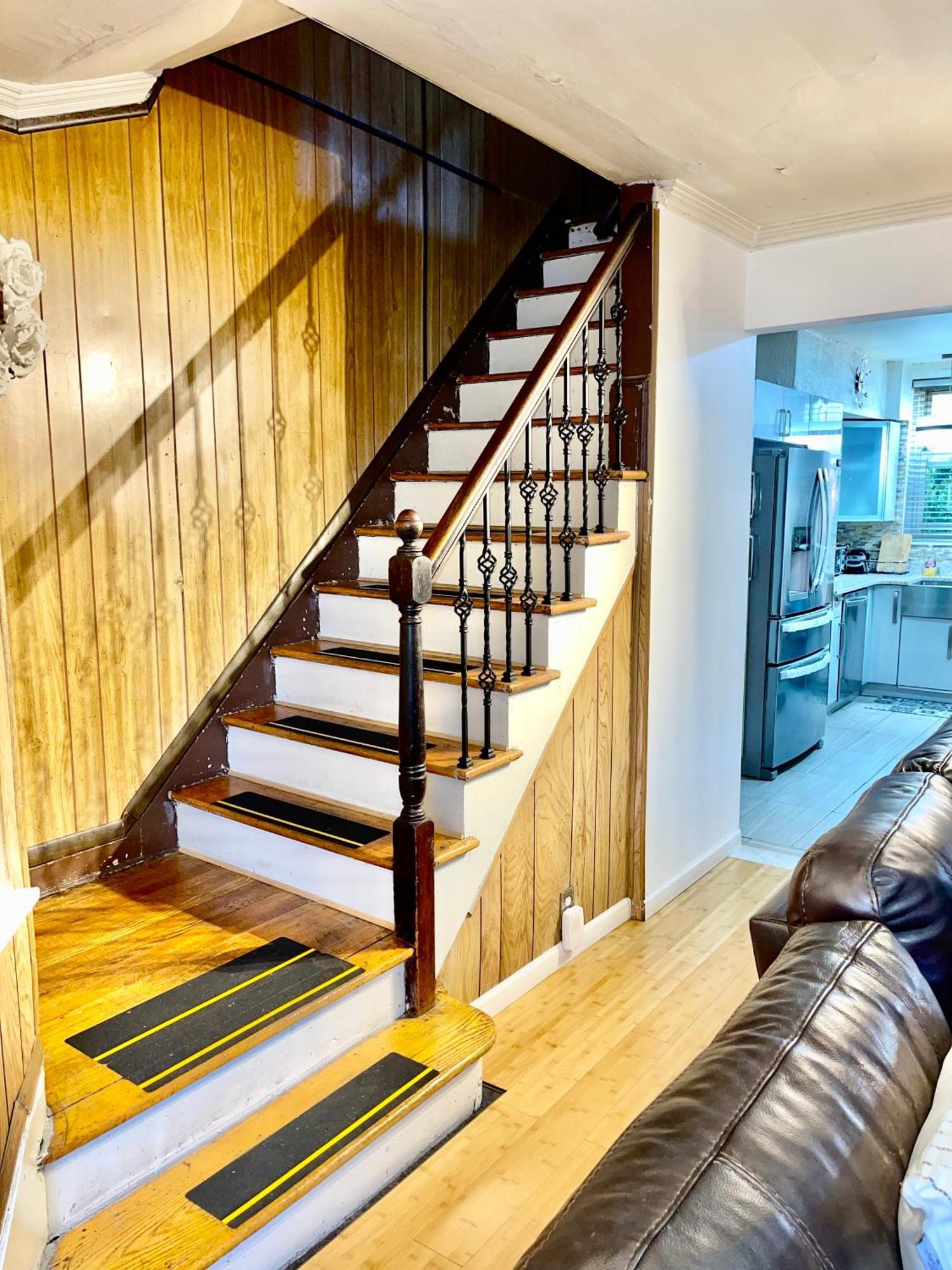 Lga Airport 3 Mins, 3 Bedroom Duplex House, Parking And Private Backyard, 9Mins Subway! New York City Exterior photo